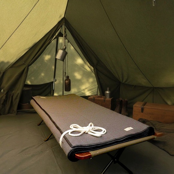 Vintage 1950s Canadian Defense Wool Blanket, Unissued - Picture 5 of 5